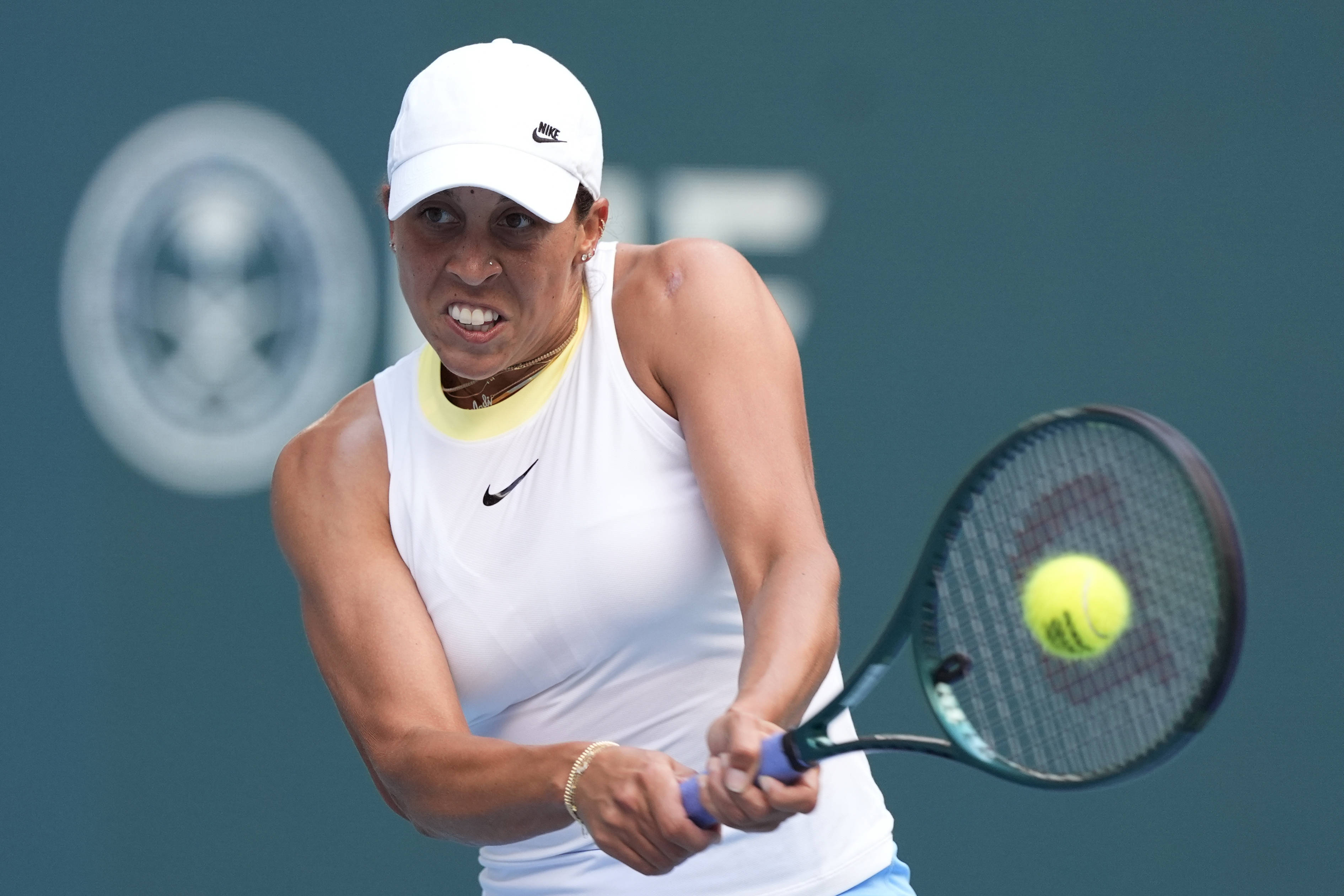 际足坛崭露 际足坛崭露